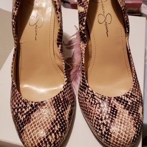 Jessica Simpsons snake skin shoes